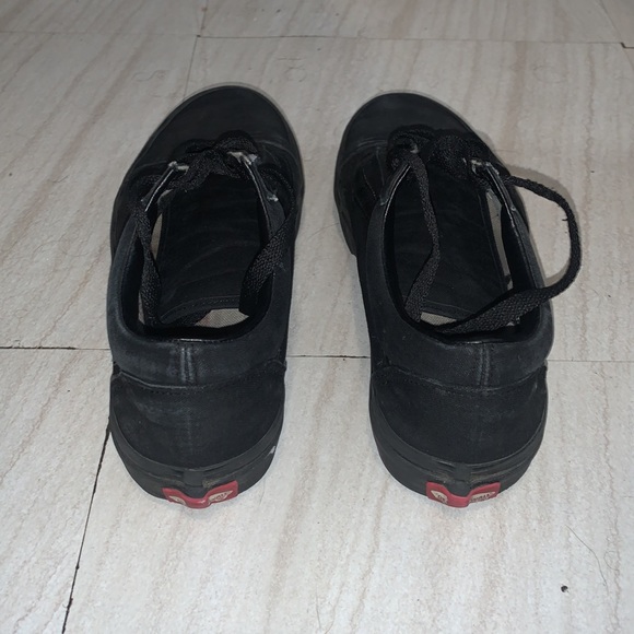 Black vans - Picture 3 of 4